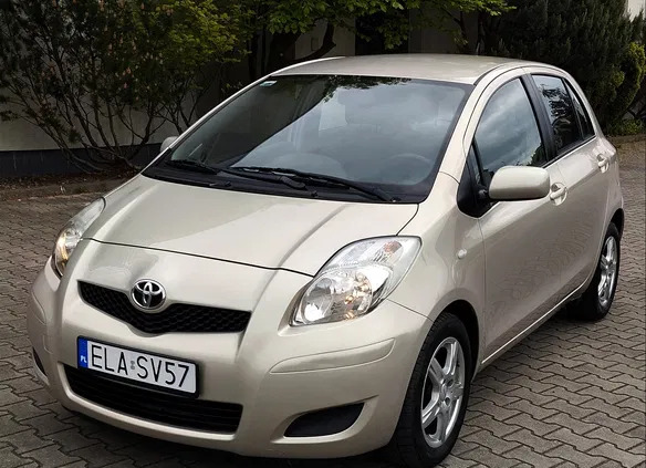 toyota yaris łódzkie Toyota Yaris cena 20400 przebieg: 154000, rok produkcji 2009 z Łask